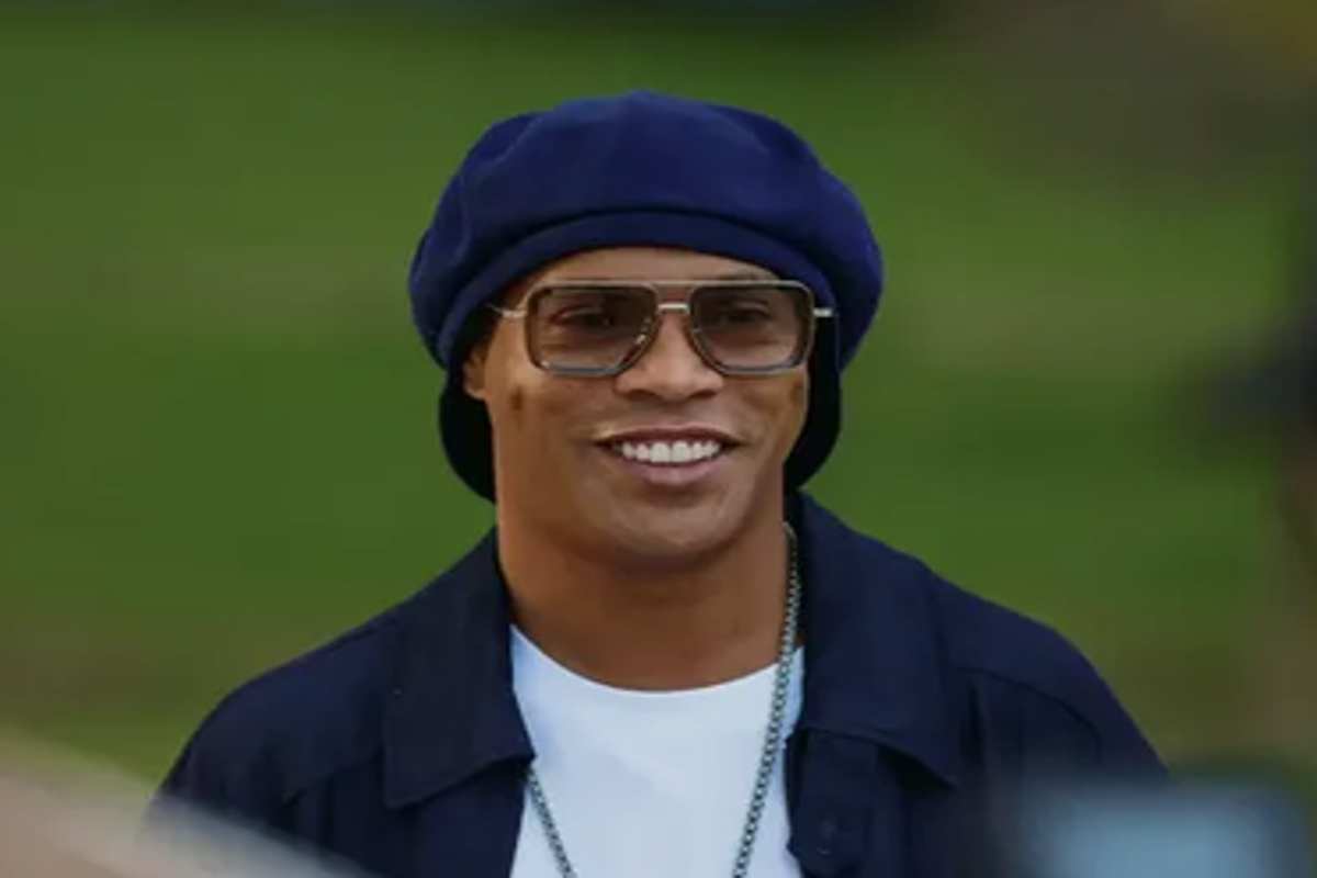 Ronaldinho Resmi Merapat ke Ravenna, Akankah Kembali Bermain?
