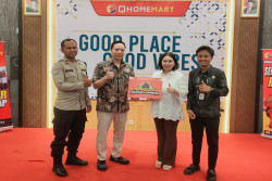 Belanja Material Bangunan di Qhomemart, Pelanggan Ini Dapat Umroh
