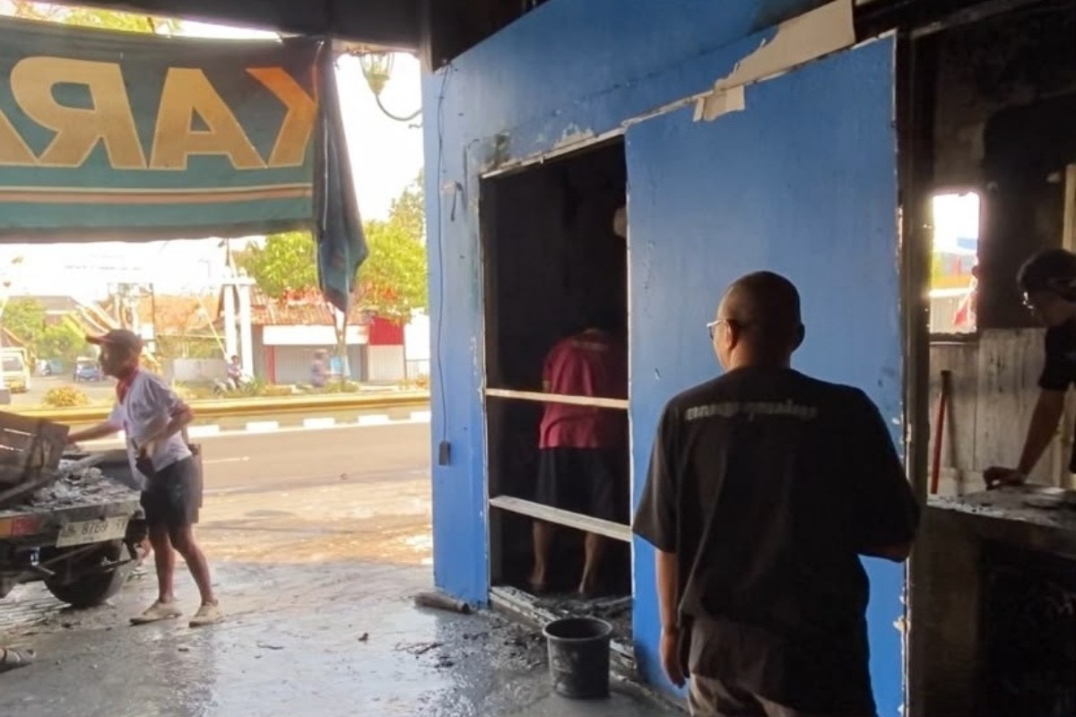 Listrik Padam, Genset Diduga Picu Kebakaran Toko Besi Bantul