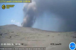 Gunung Anak Krakatau Erupsi Lagi, Abu Vulkanik Capai 400 Meter
