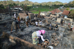 Kampung Sade Ludes Terbakar, LHSS Dorong Mitigasi Desa Adat Diperkuat