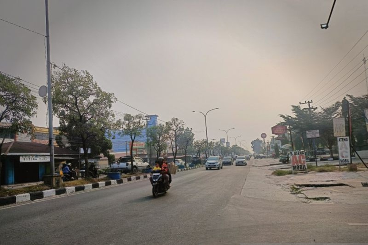 Kualitas Udara Pekanbaru Sangat Tidak Sehat, Kabut Asap Ganggu Jarak Pandang
