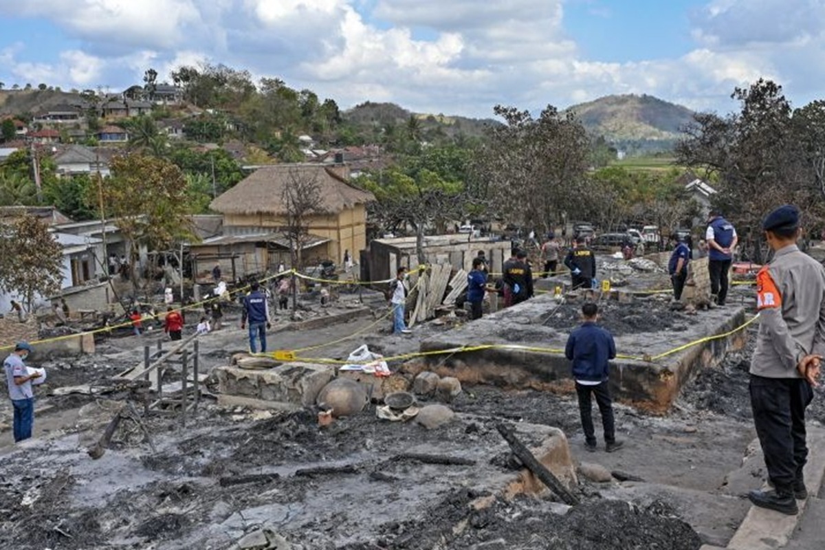 Desa Adat Sade Terbakar, Pemerintah Siapkan 4 Tahap Pemulihan