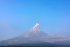 Jalur Pendakian Gunung Semeru Ditutup Total Akibat Kebakaran