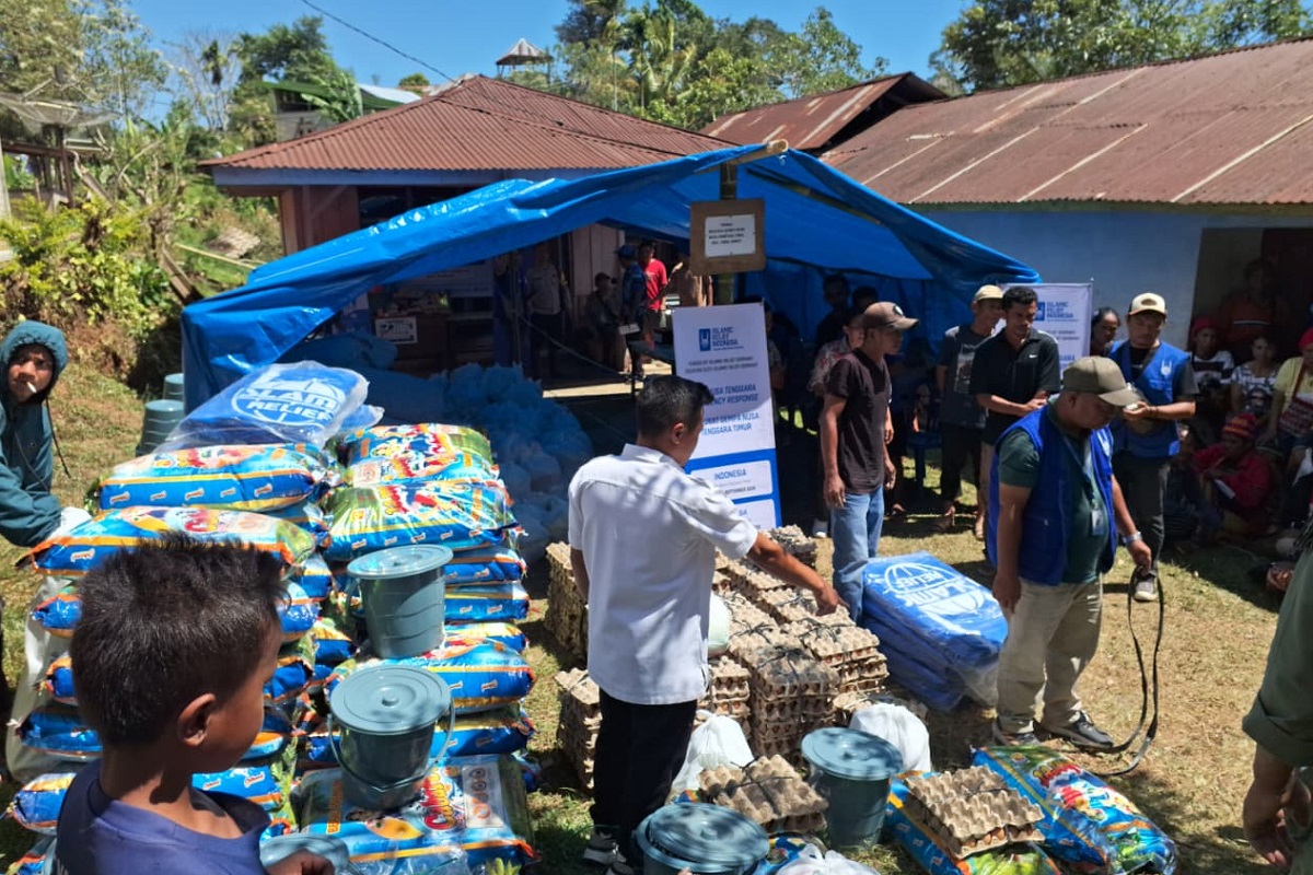 Islamic Relief Indonesia Distribusikan Bantuan bagi Masyarakat Terdampak Gempa di NTT