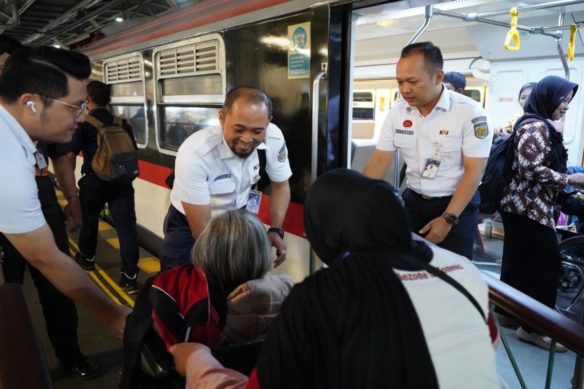 KAI Bandara Ajak Komunitas Difabelzone Naik KA YIA PSO