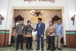 CSR Perusahaan Bisa Dipakai Lindungi Pekerja Informal, Ini Arahan Sri Sultan