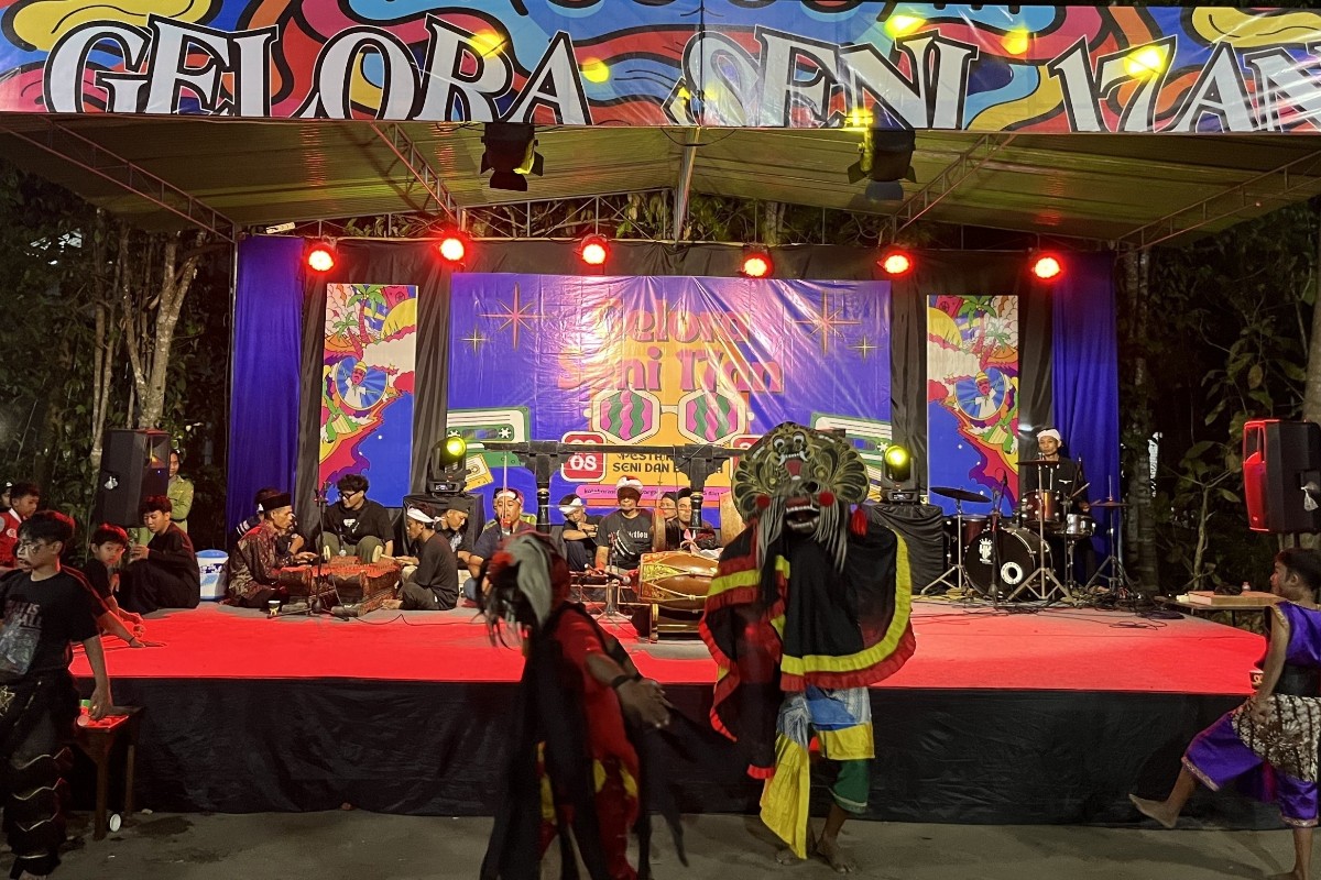 Semarak Jathilan hingga Live Art Sambang Rupa Pukau Warga Lemahdadi Bantul