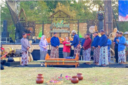 Lima Jodhang Hasil Bumi Warnai Puncak Memetri Kaistimewaan 14 Tahun UUK DIY