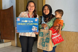 Alfamidi Kembali Salurkan 1.500 Telur Cegah Stunting untuk 50 Balita di Margodadi