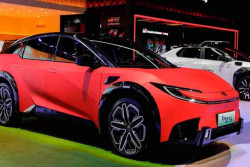 Toyota bZ5 2027 Dijual Rp290 Jutaan, Tantang Tesla Model Y