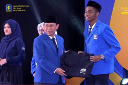 Mahasiswa Baru Diminta Tak Hanya Andalkan Prestasi Akademik