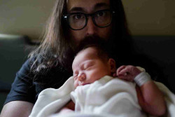 Sean Lennon Punya Anak Pertama, Cucu John Lennon Bernama Aurelius