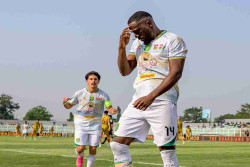 Bhayangkara FC Dominan, Persebaya Unggul 1-0 di Babak Pertama