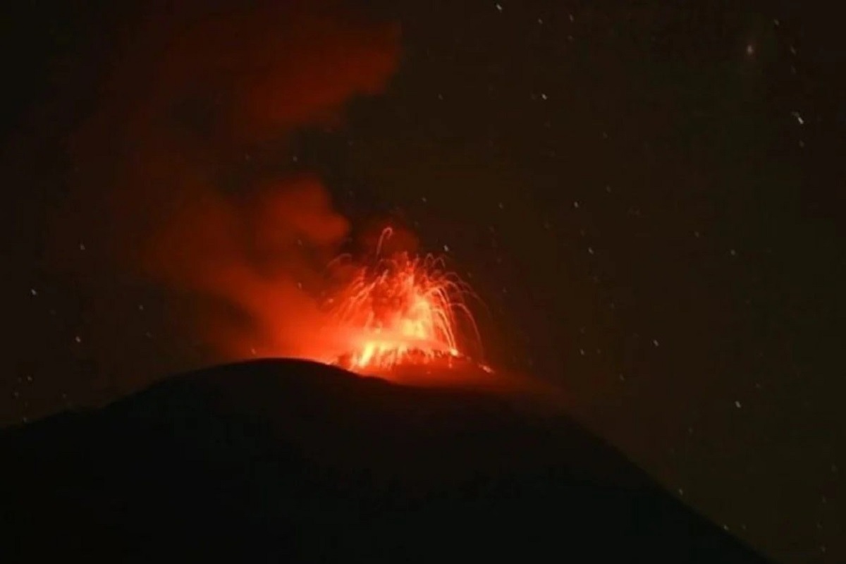 Gunung Ile Lewotolok di NTT Kembali Erupsi, Kolom Abu Capai 600 Meter