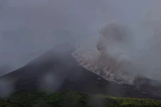 5 Gunung Api Berstatus Siaga, dari Merapi hingga Anak Krakatau