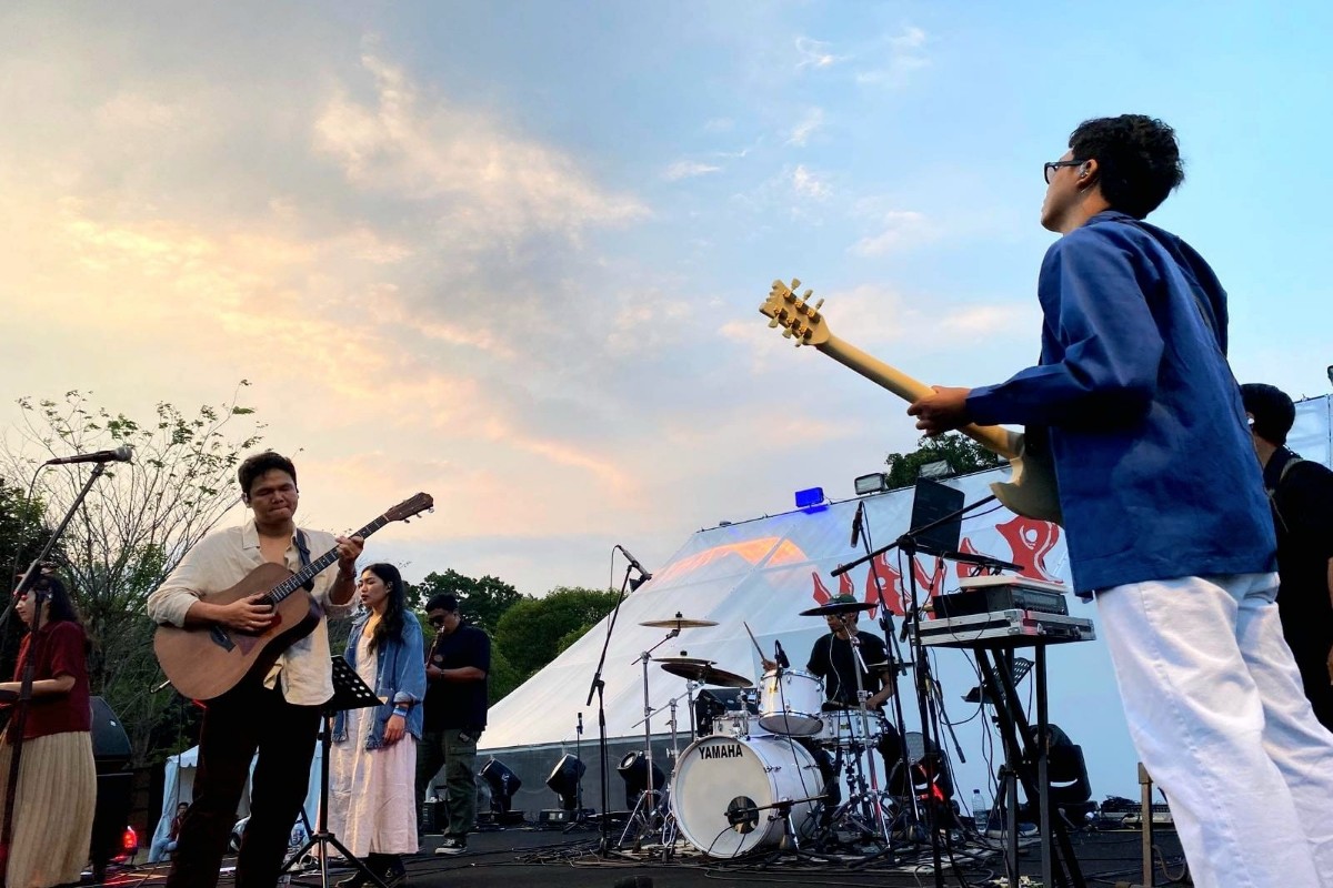 16 Tahun Hiatus, Lipstik Lipsing Kembali Bikin Haru di Prambanan