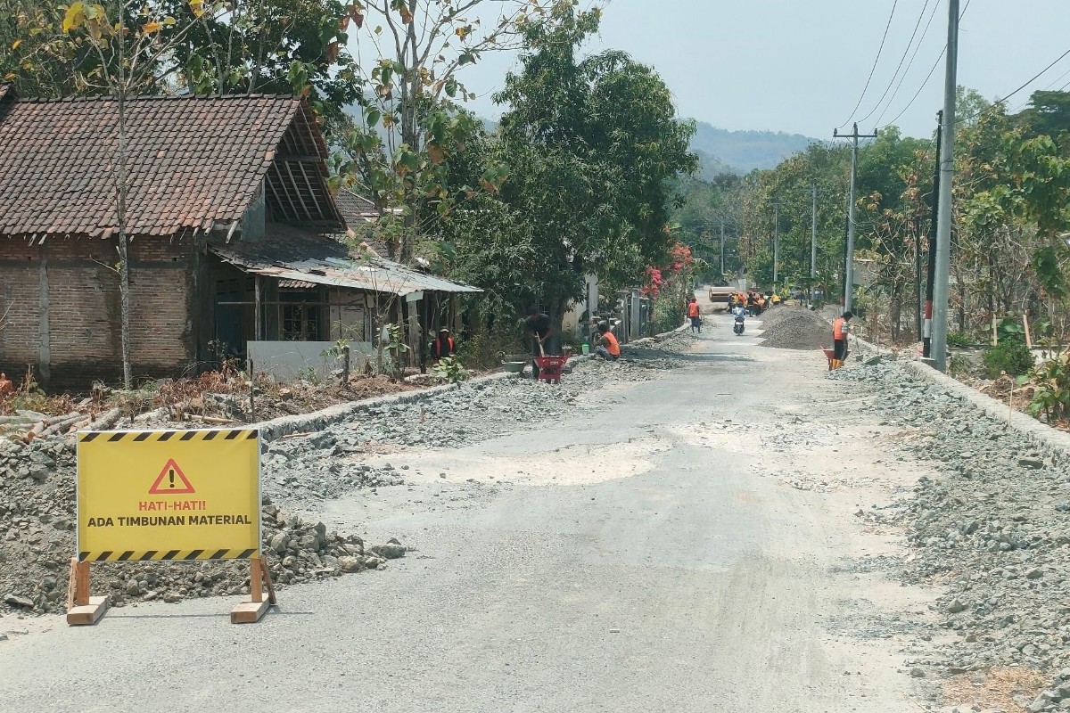 Lanjutan Perbaikan Jalan Rusak di Kawasan Industri Semin Mulai Dikerjakan