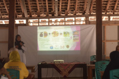 Mahasiswa KKN UAD Kenalkan Pemanfaatan Eco-Enzyme di Panginan