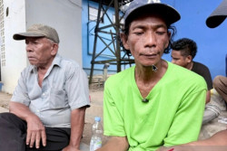 Keluarga Penumpang Virgo Transport 8 Menanti Kabar di Banjarmasin
