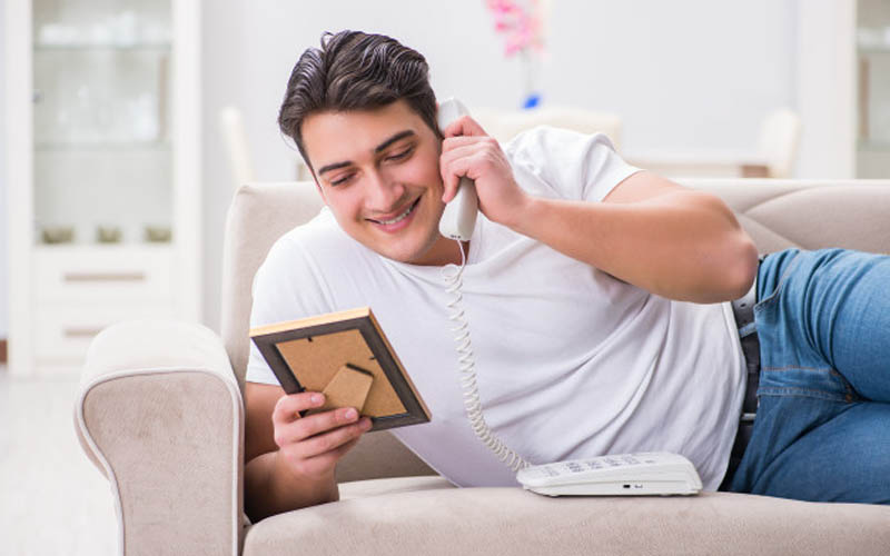 Gen Z Angkat Telepon Tanpa Halo, Ternyata Ada Alasannya