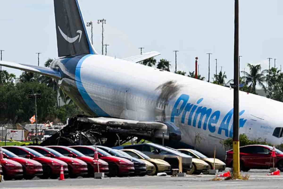 Amazon Setop Sementara Operasi 21 Air Usai Kecelakaan Miami