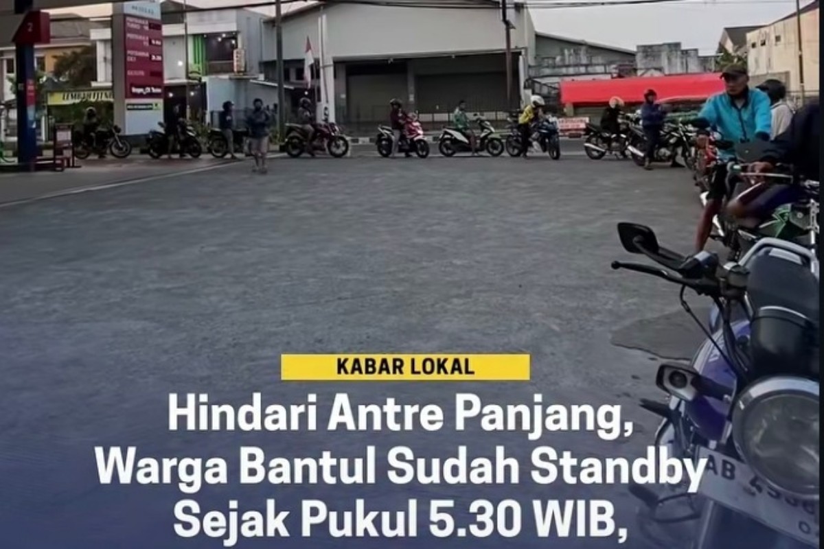 Antrean BBM Mengular, Warga Bantul Rela Antre Sebelum SPBU Buka