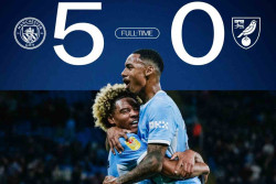 Floyd Samba Cetak 2 Gol di Debut, Manchester City Hajar Norwich 5-0