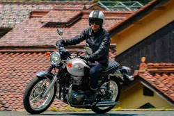 Kawasaki W800 2027 Resmi Meluncur, Harga Rp140 Jutaan dan Tetap Pakai Mesin 773 cc