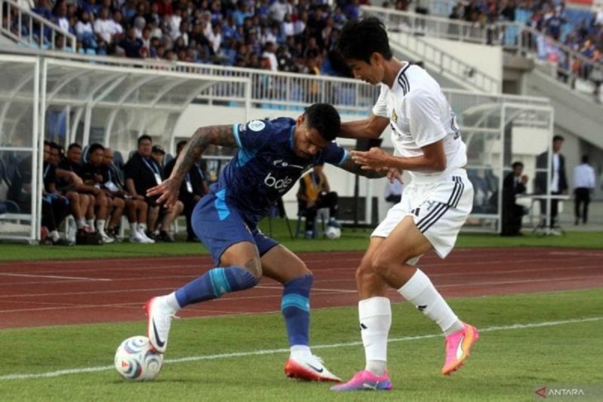 Arema FC vs Persik Berakhir 1-1, Gol Zanadin Dibalas Careca