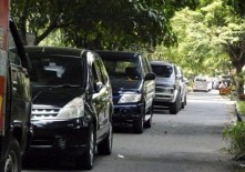 Cat hingga Ban Bisa Terdampak, Ini Bahaya Mobil Sering Parkir di Tempat Terbuka