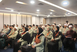 JNE Berangkatkan 1.200 Karyawan dan Keluarga untuk Umrah
