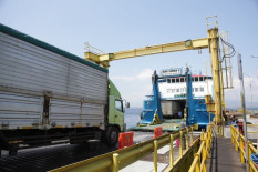 Sopir Truk Demo, Antrean Kendaraan di Pelabuhan Ketapang Capai 8 Kilometer