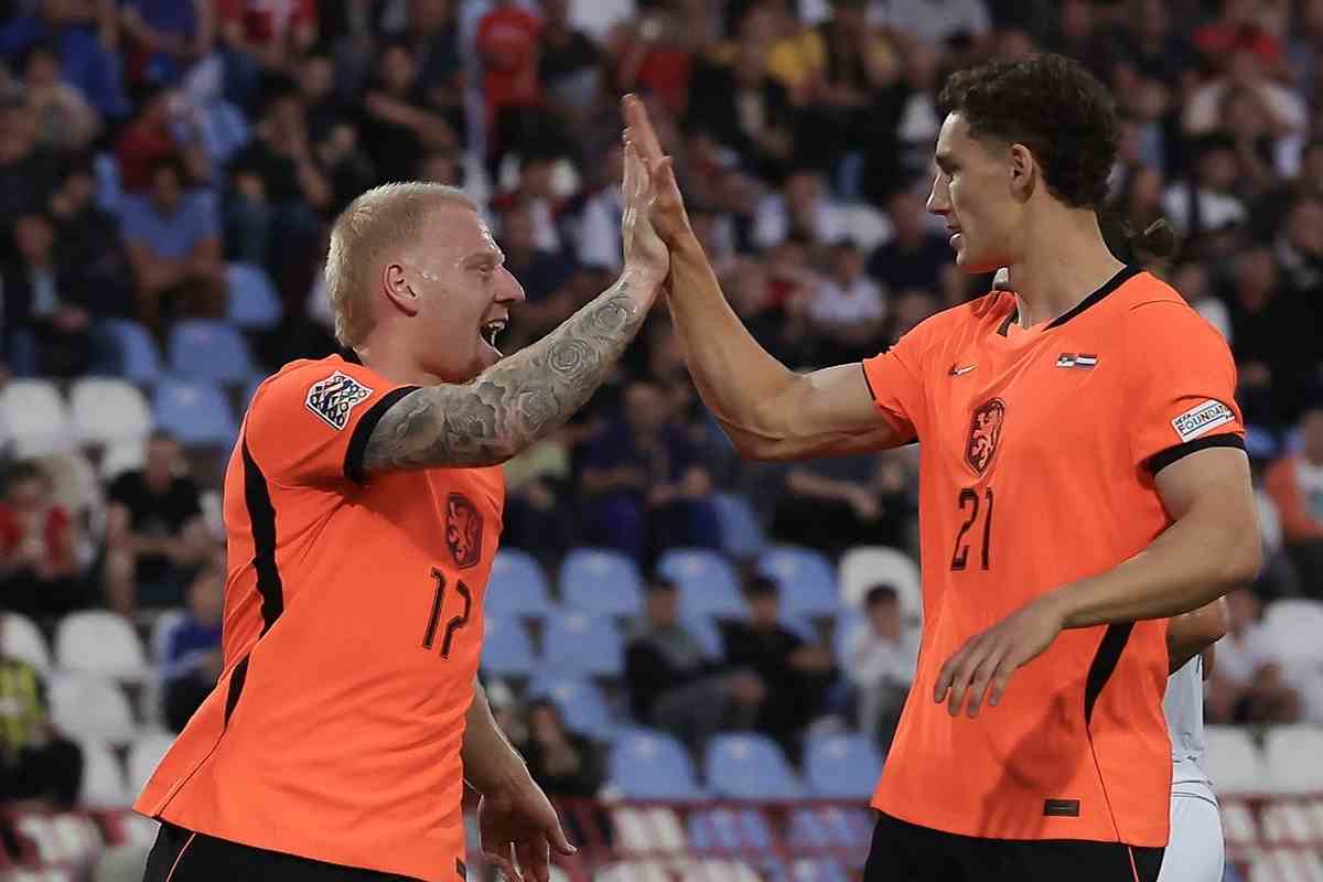 Era Xavi Hernandez Berjalan, Belanda Taklukkan Serbia 2-1