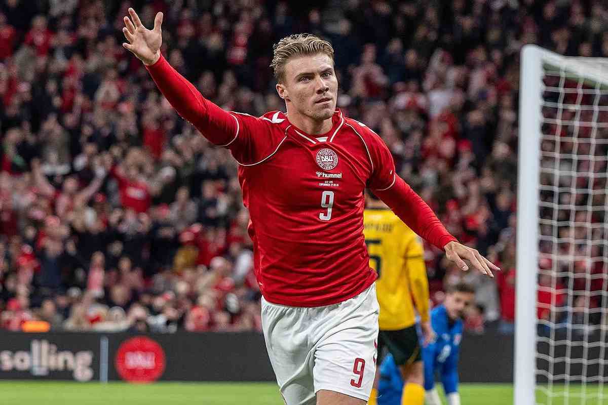 Denmark Kalahkan Wales 2-0, Isaksen Jadi Penentu