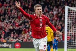 Denmark Kalahkan Wales 2-0, Isaksen Jadi Penentu