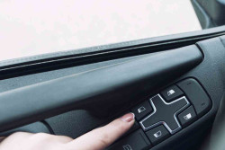 Power Window Mobil Seret? Ini Penyebab dan Cara Mengatasinya