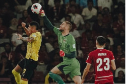 Thom Haye Kartu Merah, Maarten Paes Ungkap Peran Besar Suporter Timnas Indonesia