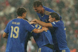Italia Menang 4-1 atas Turki, Pio Esposito Cetak Rekor