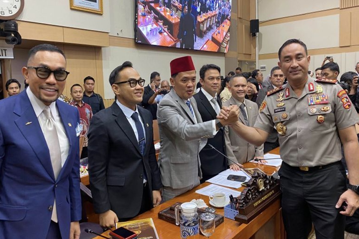 DPR Terima Surat Pemberhentian Listyo Sigit, Kapolri Baru Disetujui