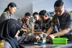 Dua Tahun Prabowo-Gibran, Jalan Mendunia Terbuka Lewat Sekolah Garuda