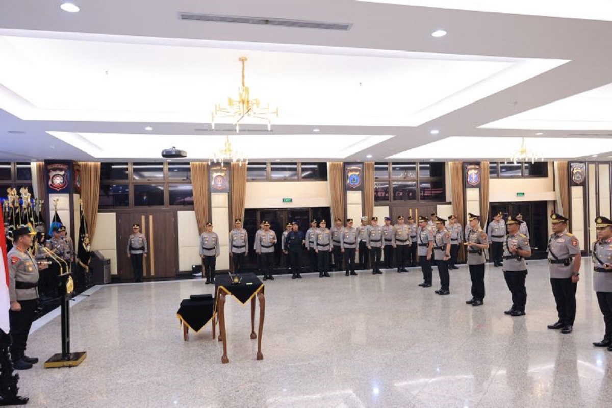 Mutasi Polri, Asep Edi Suheri Jadi Irwasum dan Dadang Kapolda Metro
