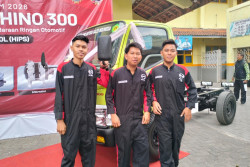 SMK Muga Gunakan Truk Hino 300 untuk Praktik Kendaraan Ringan