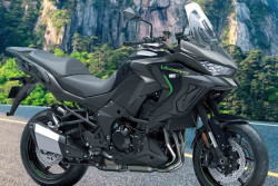 Kawasaki Siapkan Motor Baru, Versys 900 Meluncur 13 Oktober?