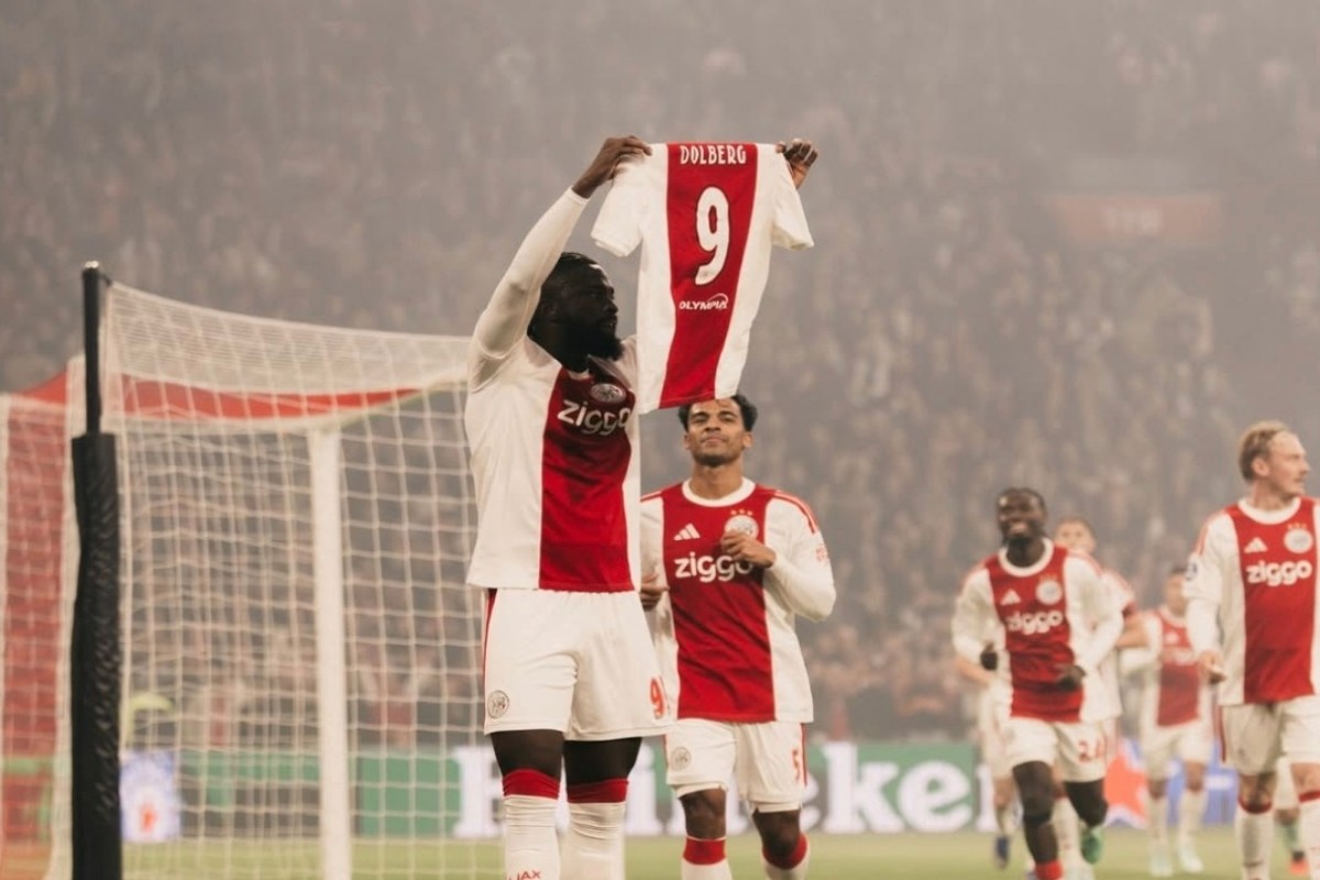 Feyenoord Kembali ke Puncak, Ajax Tertahan NEC 1-1