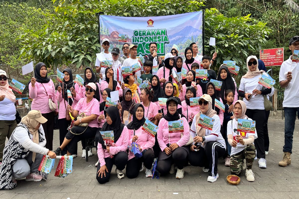 Lima Aksi Gerindra Sleman di Tlogo Putri, dari Tanam Pohon hingga Bagi Sembako