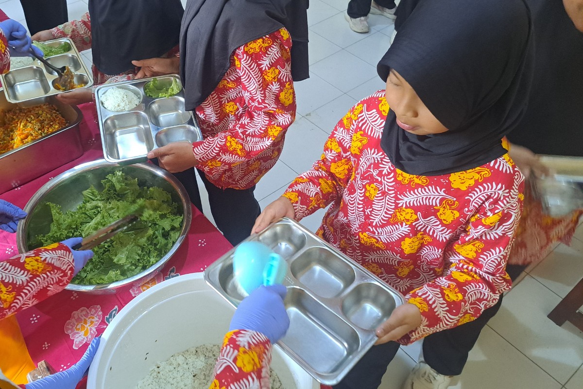BGN Targetkan 5.000 Dapur MBG Layani Siswa secara Prasmanan