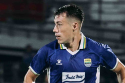 HT Persib Vs The Cong-Viettel 1-0, Penalti Mariano Peralta Pecah Kebuntuan