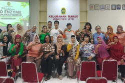 Kelurahan Bumijo Jogja Olah Kulit Buah Jadi Eco Enzyme Serbaguna