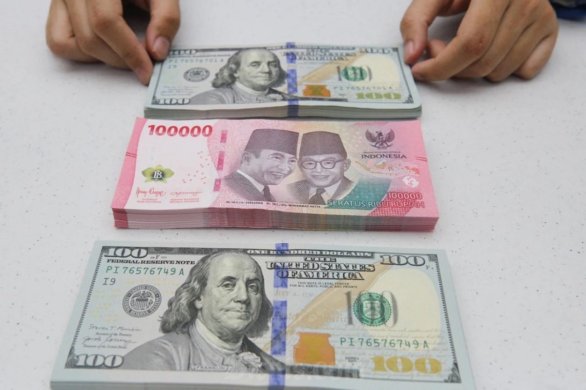 Rupiah Melemah ke Rp18.046 per Dolar AS, Ini Pemicunya